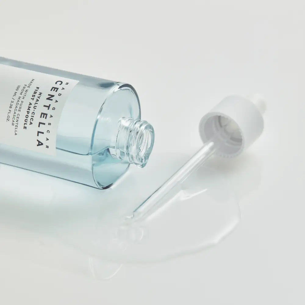 Skin1004 Sérum First Ampoule Hyalu-Cica : Centella + Hydratation Apaisante – 100 ml